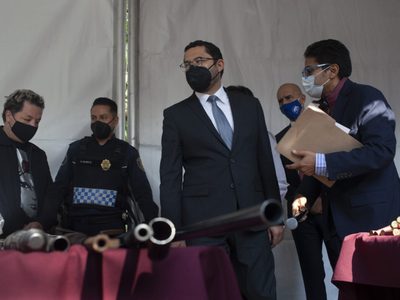 Batres pide que tomas de protesta de nuevos alcaldes sea actos republicanos y en armonía