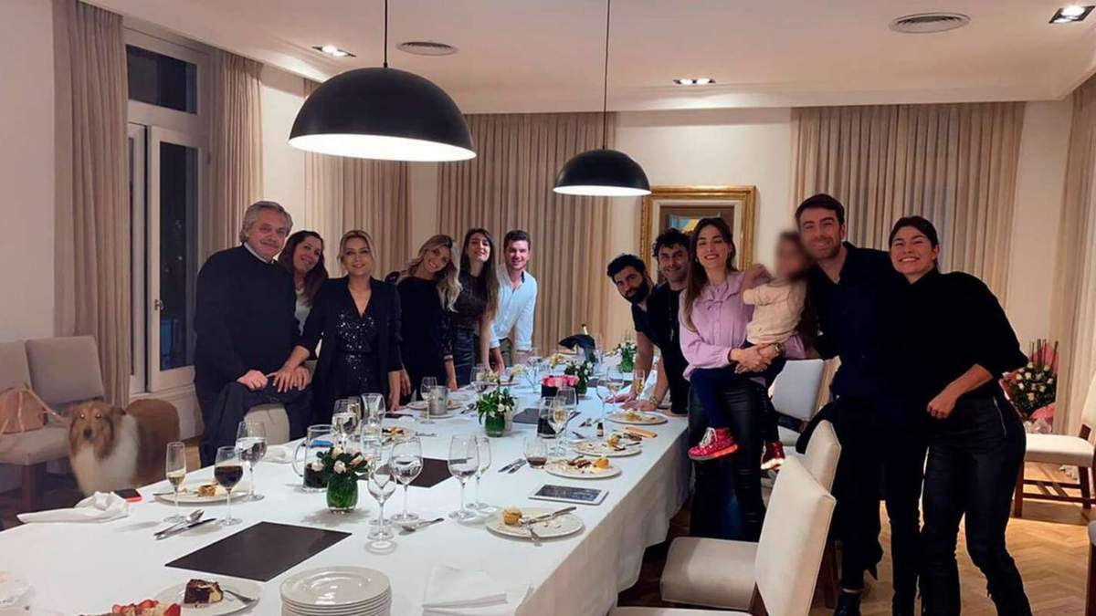 El abogado también cuestionó la veracidad de la fotografía que reveló la polémica reunión. Fuente: (Twitter)