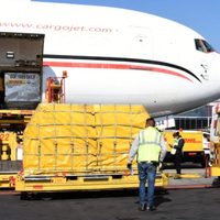 En el desarrollo y compra de vacunas, gobiernos y farmacéuticas privilegiaron la opacidad: TI