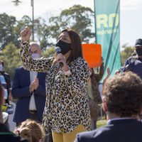 Arabela Carreras lideró el acto por el aniversario de Viedma