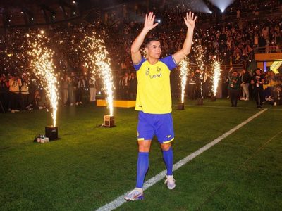 Cristiano se confunde de país en presentación con Al Nassr
