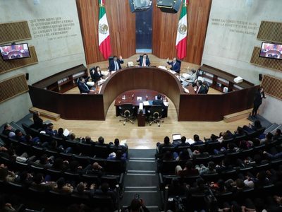 Aprueba Tribunal Electoral que violentadores de mujeres puedan reelegirse como legisladores