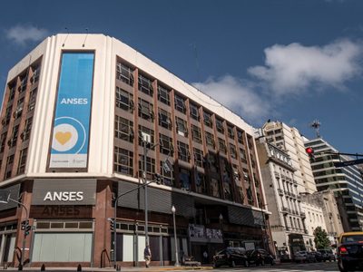 Pagos ANSES: qué prestaciones cobran este jueves
