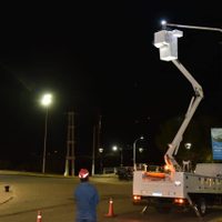 CALF comenzó a instalar más luces led en las calles de la ciudad