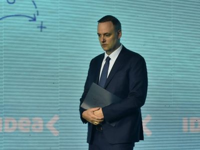 Adorni se prepara para ir a Diputados y responder más de 4.800 preguntas
