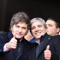El Gobierno pone el foco en las privatizaciones y acelera definiciones sobre Belgrano Cargas, AySA y Correo Argentino