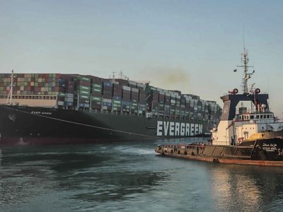 Finalmente: logran desencallar el Ever Given del Canal de Suez