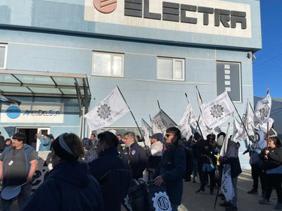 Tierra del Fuego: decretan la quiebra de Aires del Sur y los trabajadores resisten en la planta