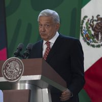 INE ordena retirar mañanera de AMLO desde el AIFA por ser "propaganda gubernamental"