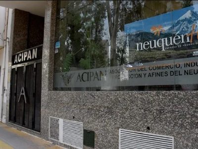 Preocupados por la inseguridad en la zona comercial, referentes de ACIPAN se reunieron con la policía