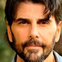 El pedido de captura para Juan Darthés parece no importarle a sus hijos ¡Mira lo que hacen!