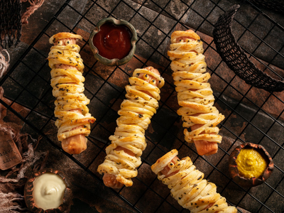 Salchichas envueltas en papa: una combinación perfecta, en una receta fácil y tentadora