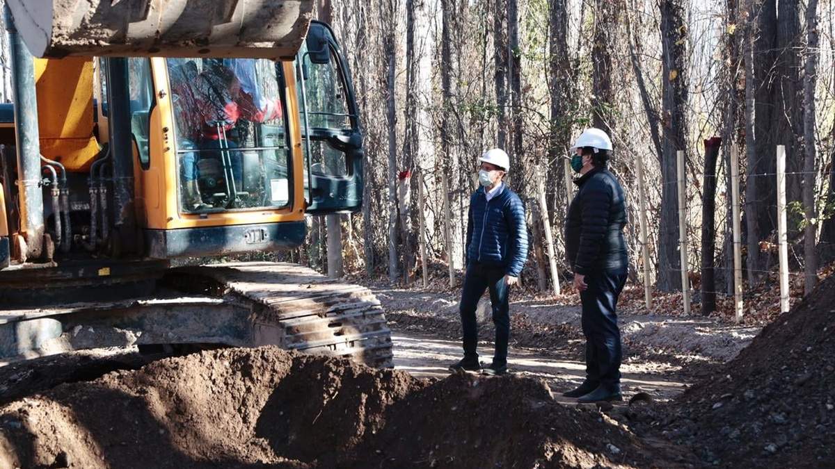 El gobernador junto al intendente recorriendo obras. Fuente: (Twitter)