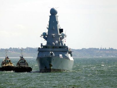 Tensión en el mar Negro: Rusia lanza una de advertencia a un buque británico