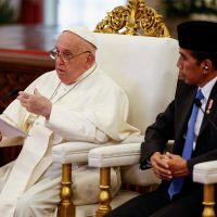 Papa insta a Indonesia a cumplir su promesa de armonía interreligiosa