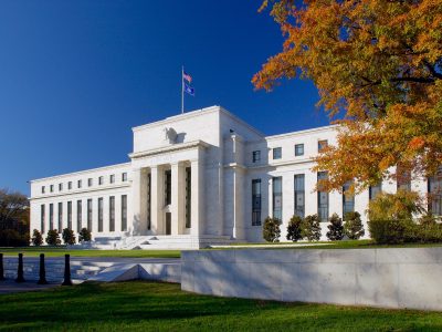 La Fed recorta tasa de interés en 25 puntos básicos ante incertidumbre por el cierre de gobierno