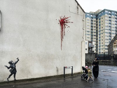 Banksy regala a sus fanáticos una nueva obra por San Valentín en plena calle de Inglaterra