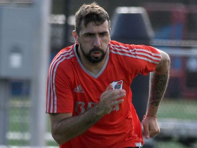 Lucas Pratto, cada vez más lejos de renovar con River