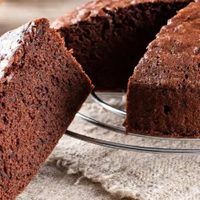 Torta matera de chocolate sin gluten, sin leche y sin manteca: súper esponjosa e irresistible para comer este finde