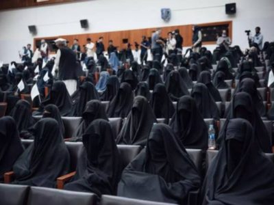 Estudiantes universitarios afganos abandonan las aulas para protestar por el veto a las mujeres