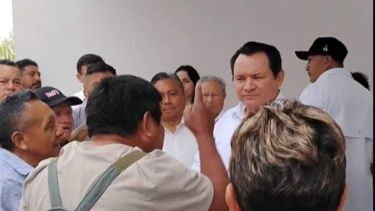 Ejidatarios encaran al gobernador de Yucatán, Joaquín “Huacho” Díaz Mena