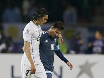 Atención Scaloni: las dos tremendas bajas en Uruguay para el duelo con Argentina en Eliminatorias
