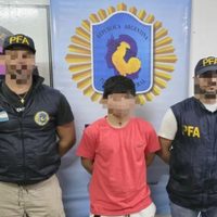 Se entregó en una dependencia de la Policía Federal en Cipolletti el presunto asesino de Demián Huenteao