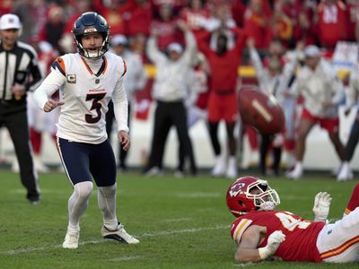 Chiefs bloquean potencial gol de campo del triunfo de Broncos y siguen invictos (Video)