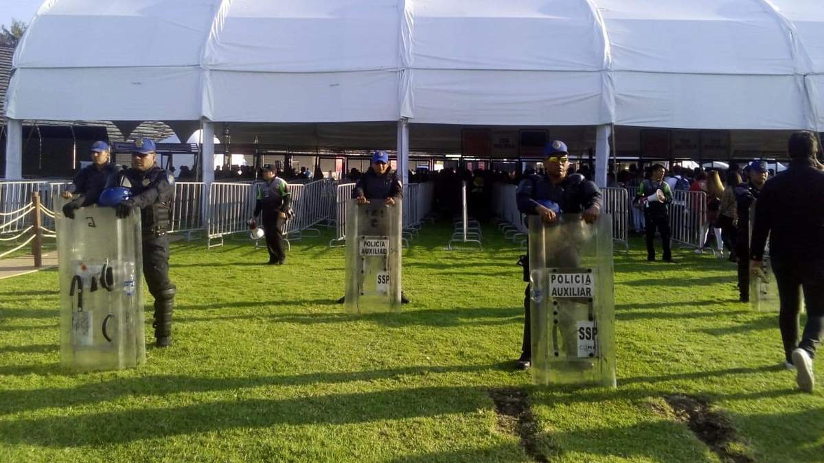 Elementos de la SSC CDMX en un operativo de seguridad en el festival Corona Capital de 2018