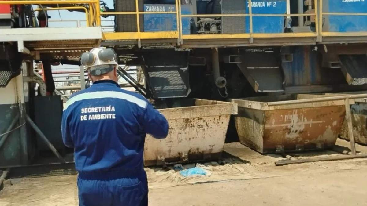 Monitoreo ambientales en yacimientos petroleros. Fuente: (Gobierno de Neuquén)