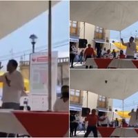 Lanzan huevos y jitomates a Fernández Noroña en un evento en Hidalgo