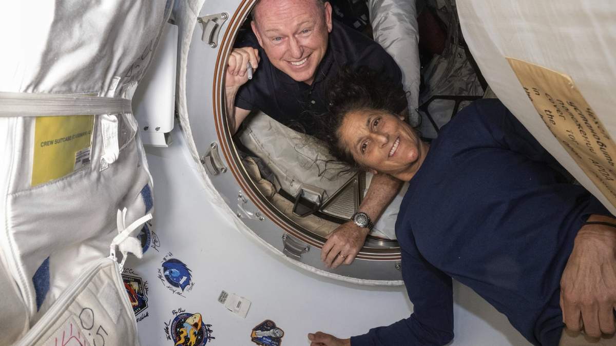 Los astronautas del Vuelo de Prueba Tripulado de Boeing, Butch Wilmore y Suni Williams