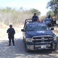 Comando ejecuta a 4 en Ajuchitlán, Guerrero, entre ellos un niño de 3 años