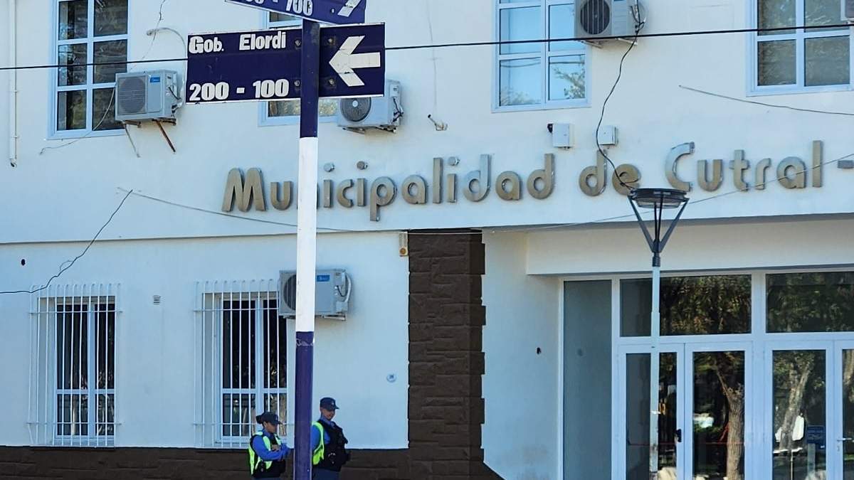 Edificio de la Municipalidad de Cutral Co. Fuente (La Voz del Neuquén)