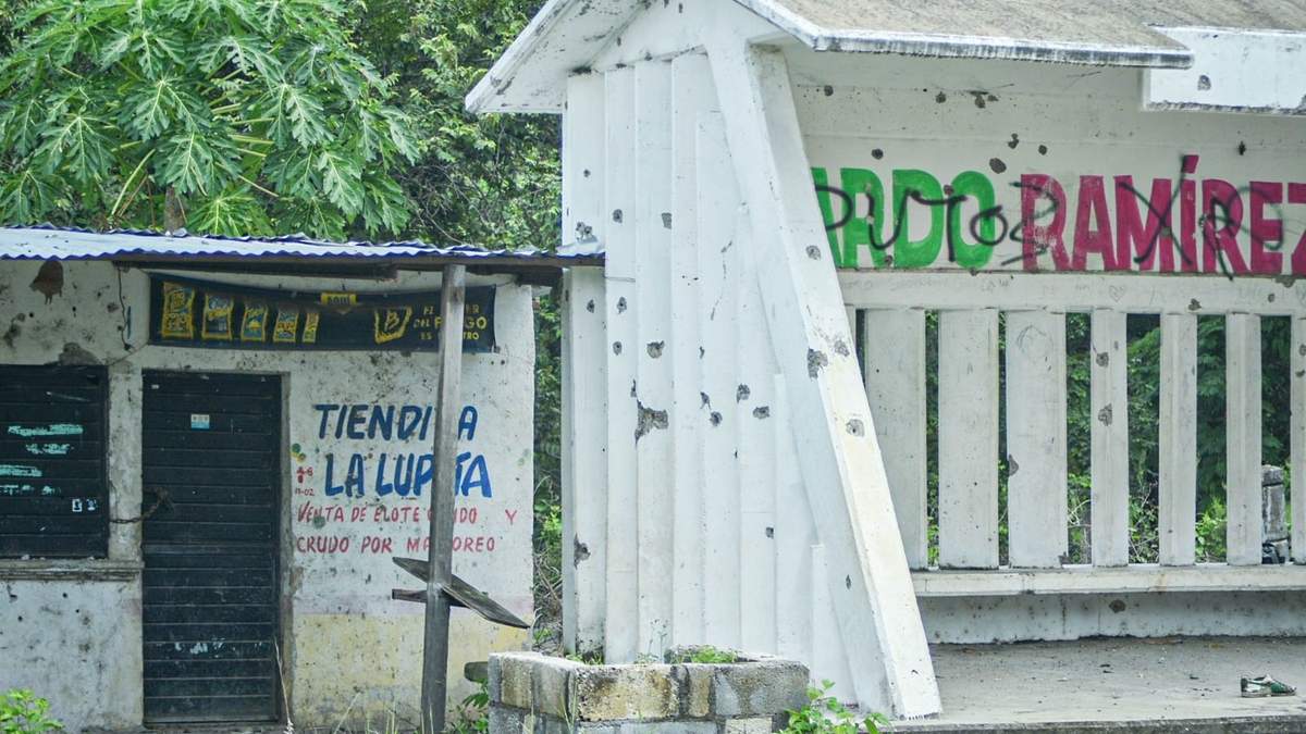 El narco obliga a habitantes a emigrar