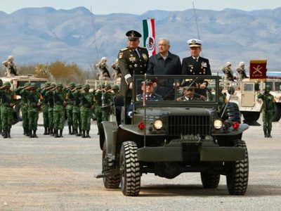 AMLO agradece al Ejército por su apoyo y rechaza estar militarizando al país