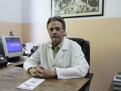 Para el infectólogo Tomas Orduña, "más que restringir hay que controlar"