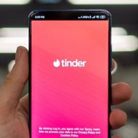 Apps de citas como Tinder y Hinge facilitan la permanencia de agresores sexuales a pesar de haberlos denunciado