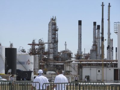 Se invertirán 2 mil mdp para rehabilitación de la refinería de Salamanca: AMLO