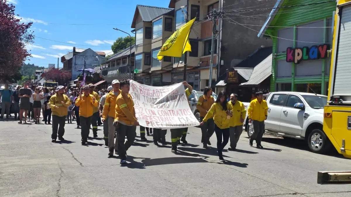 Marcha en San Martín de los Andes. Fuente: (RSM)