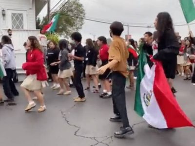 Estudiantes mexicanos en Chicago fueron discriminados por bailar "Payaso de Rodeo"; así respondieron