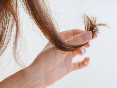 Adiós a las puntas secas: la mascarilla casera que deja tu cabello como si recién salieras de la peluquería