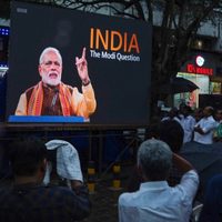 Las autoridades indias allanaron a la BBC luego de publicar un documental contra el presidente