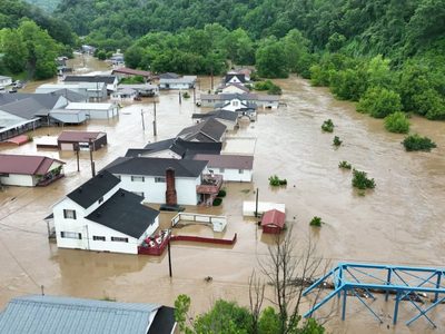 Joe Biden declaró a Kentucky como zona de desastre: las inundaciones ya dejaron 16 fallecidos