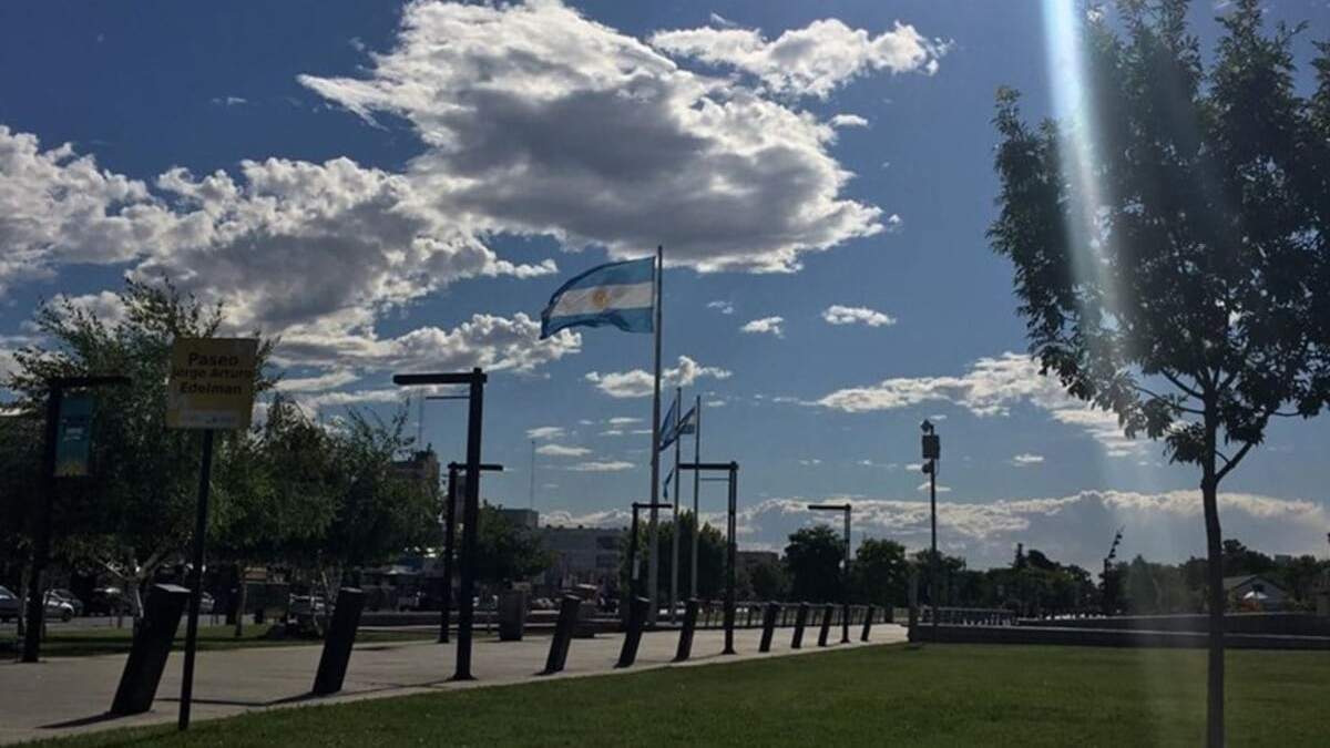 Clima con nubosidad variable en Neuquén. Fuente: (Facebook)