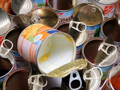 Digno de un profesional: no tires las latas de conserva y hacé este objeto chic para tu cocina o living
