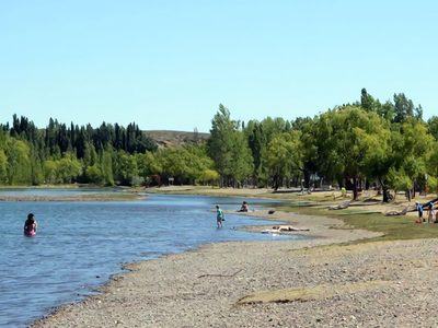 Desde el 15 de noviembre, unos 35 guardavidas estarán presentes en los balnearios de Neuquén