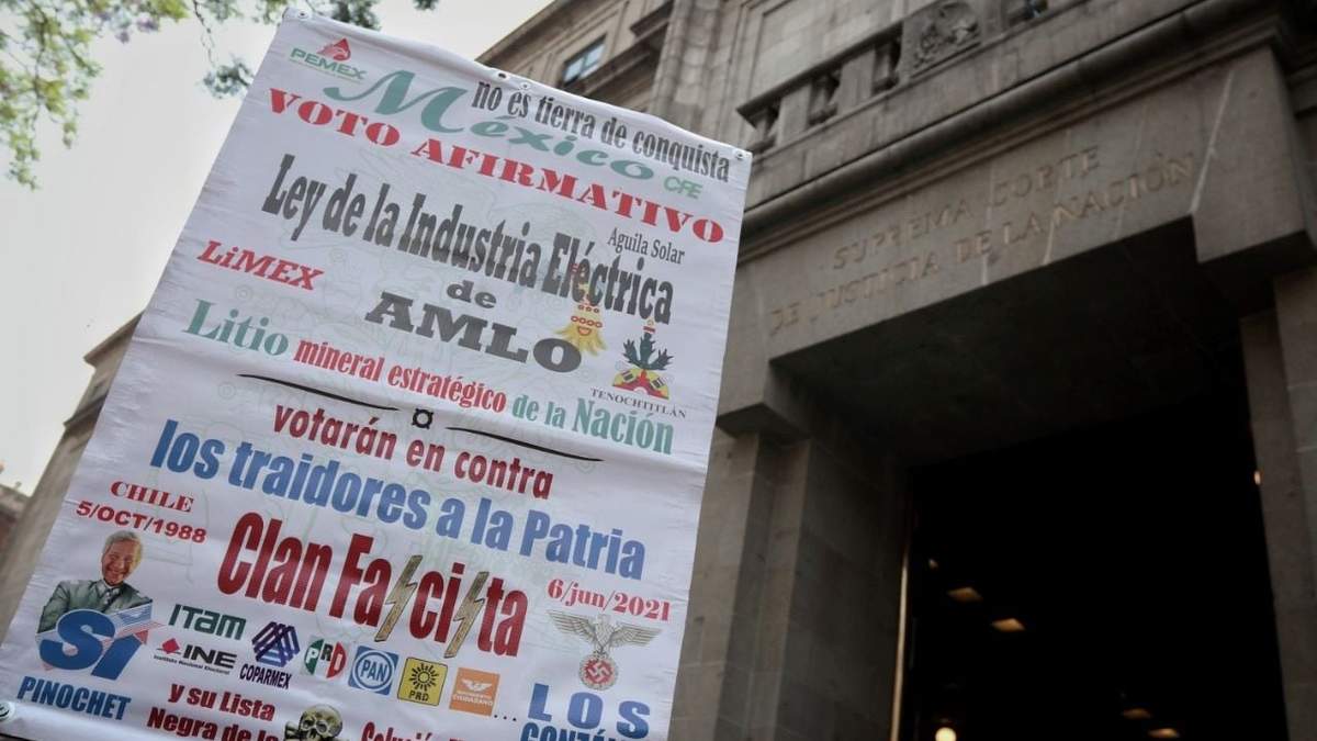 Protestan afuera de la SCJN mientras los ministros discutían la impugnación a la LIE
