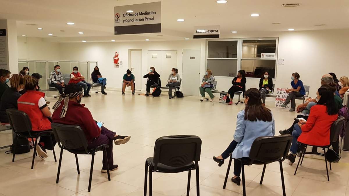 Reunión con trabajadores de Salud. Fuente: (Instagram)
