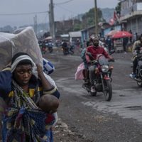 Miles de personas huyen de los combates en el Congo mientras rebeldes toman la ciudad de Goma